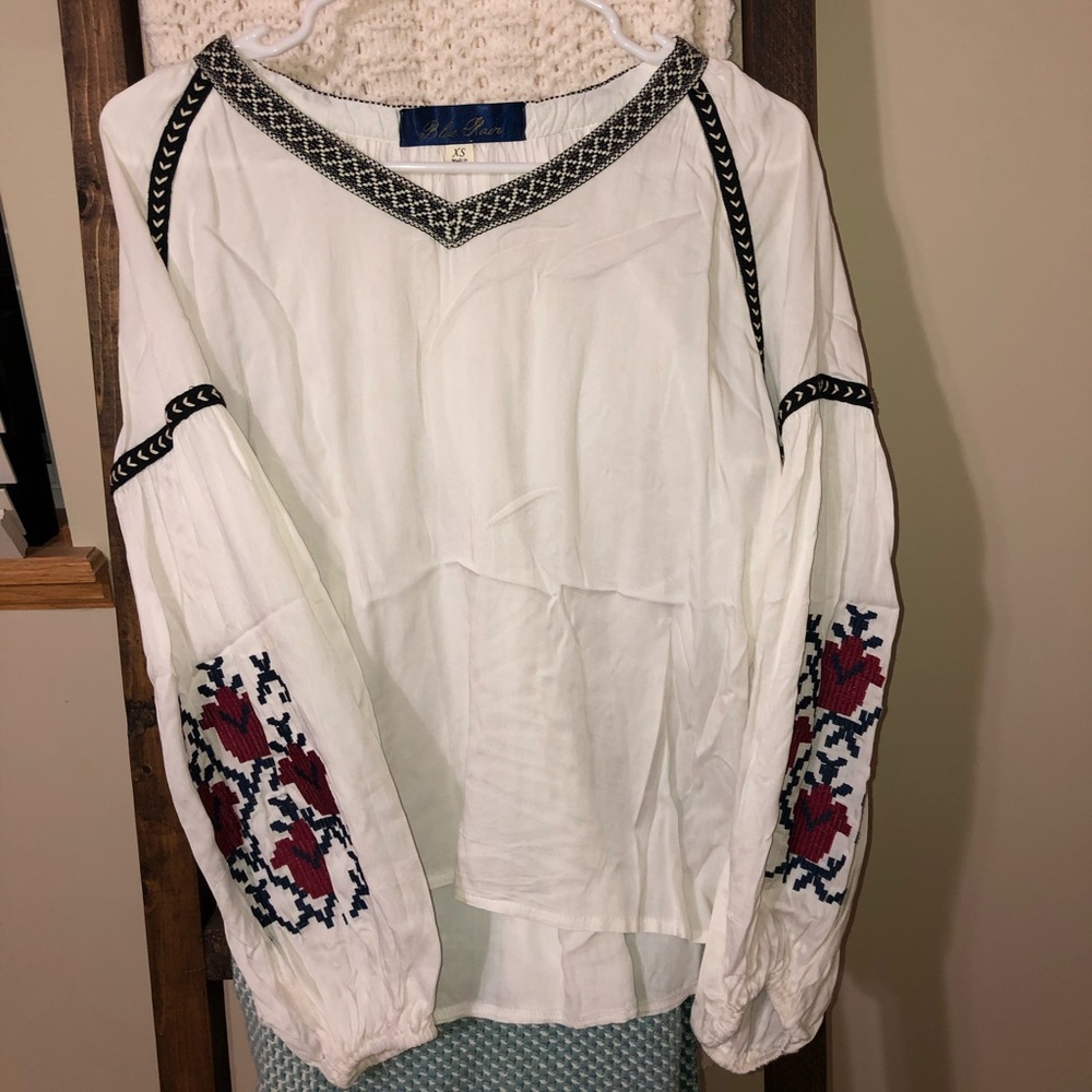 Long sleeve blouse.